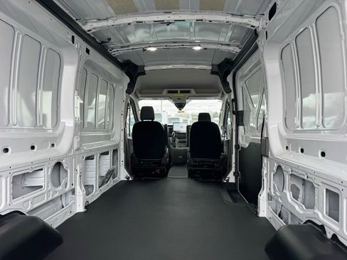 New 2026 Ford Transit 250 148 Medium Roof image 22