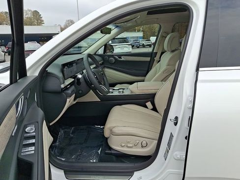 Used 2025 Genesis GV80 2.5T Prestige image 17