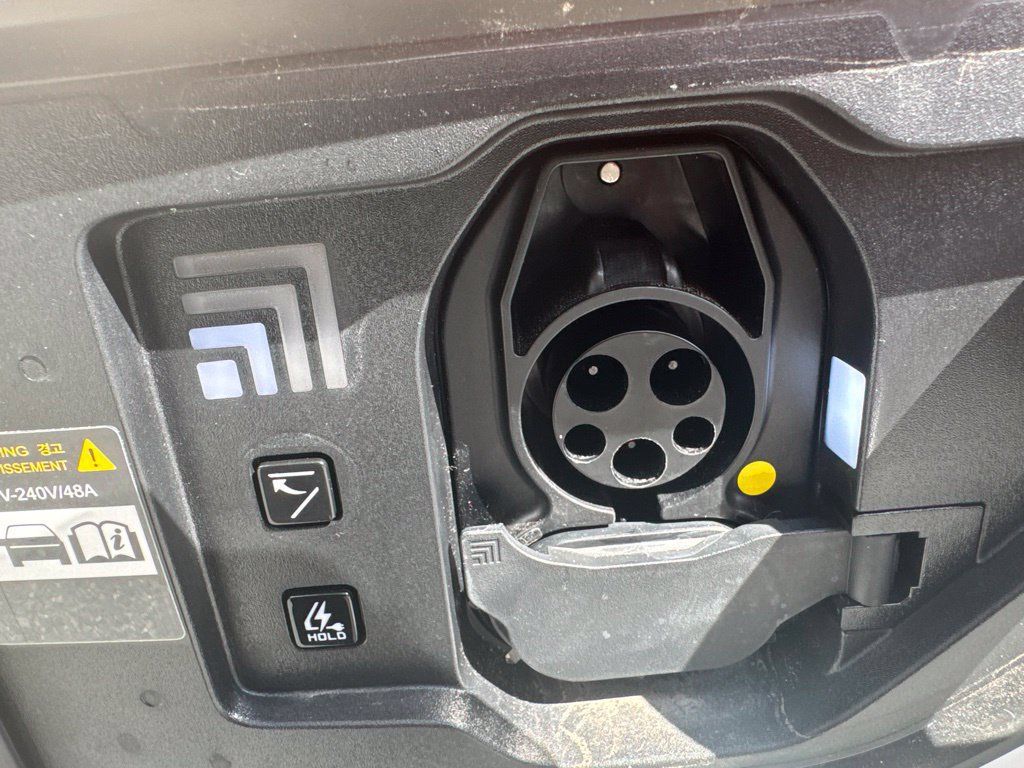 Used 2024 Kia EV9 Light Long Range RWD image 31