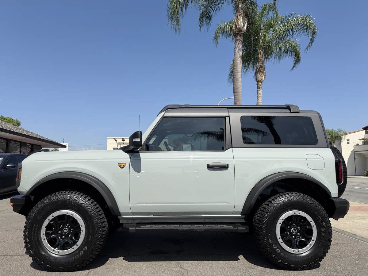 Used 2023 Ford Bronco Badlands AWD/4WD image 2