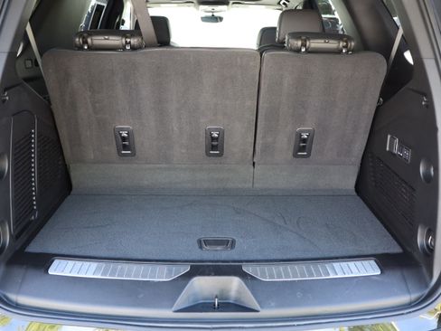 Used 2025 Chevrolet Tahoe High Country image 40