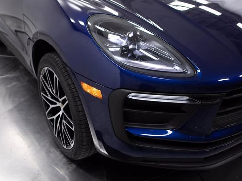 Certified 2025 Porsche Macan image 12