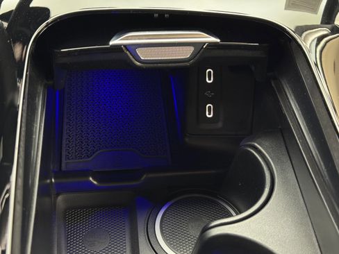 Used 2025 Mercedes-Benz GLC 350e 4MATIC image 37