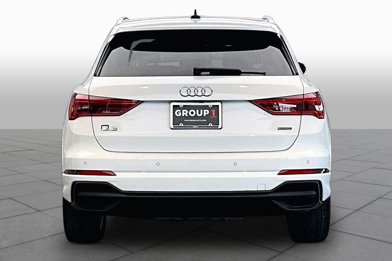 Used 2024 Audi Q3 2.0T Premium w/ Convenience Package AWD/4WD image 5
