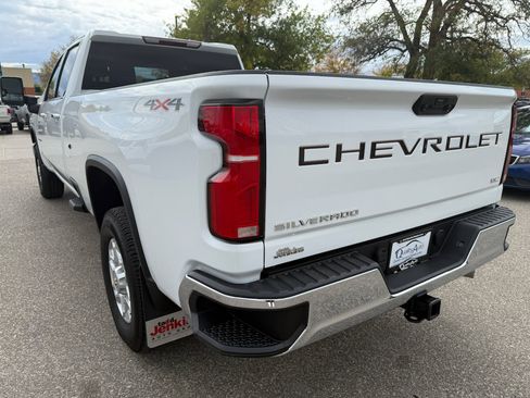 Used 2024 Chevrolet Silverado 3500 LTZ image 8