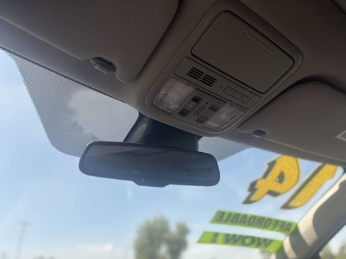 Used 2014 Honda Odyssey Touring Elite image 16