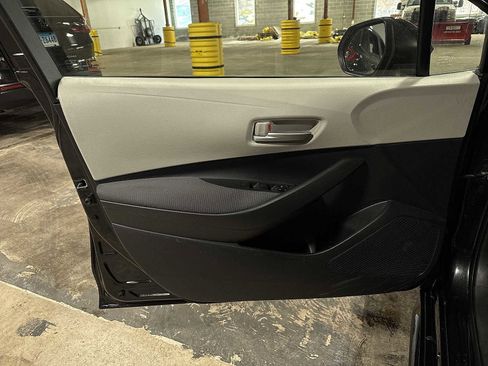 Certified 2020 Toyota Corolla LE image 28