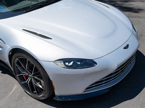 Used 2023 Aston Martin V8 Vantage Roadster image 11