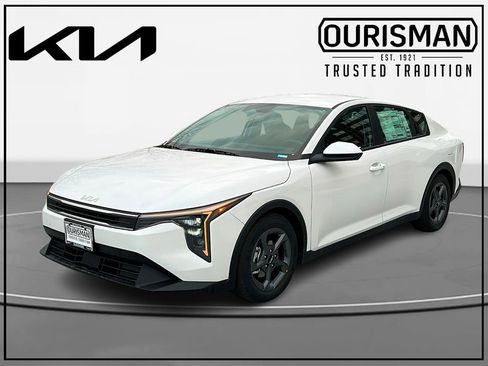 New 2025 Kia K4 LXS image 2