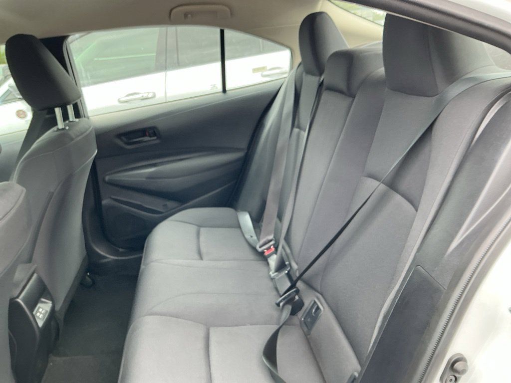 Used 2025 Toyota Corolla LE FWD image 14