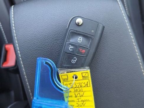 Used 2021 Volkswagen Tiguan SEL image 37