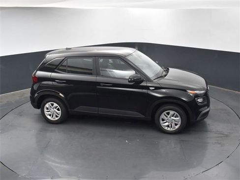 Used 2025 Hyundai Venue SE image 27
