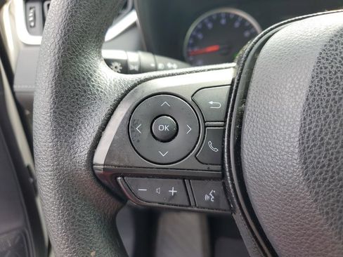 Used 2019 Toyota RAV4 XLE w/ Convenience Package FWD image 26