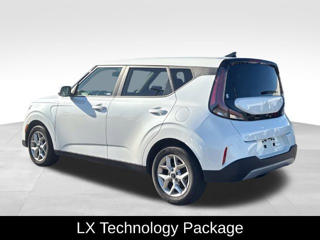 Certified 2024 Kia Soul LX w/ LX Technology Package FWD image 5