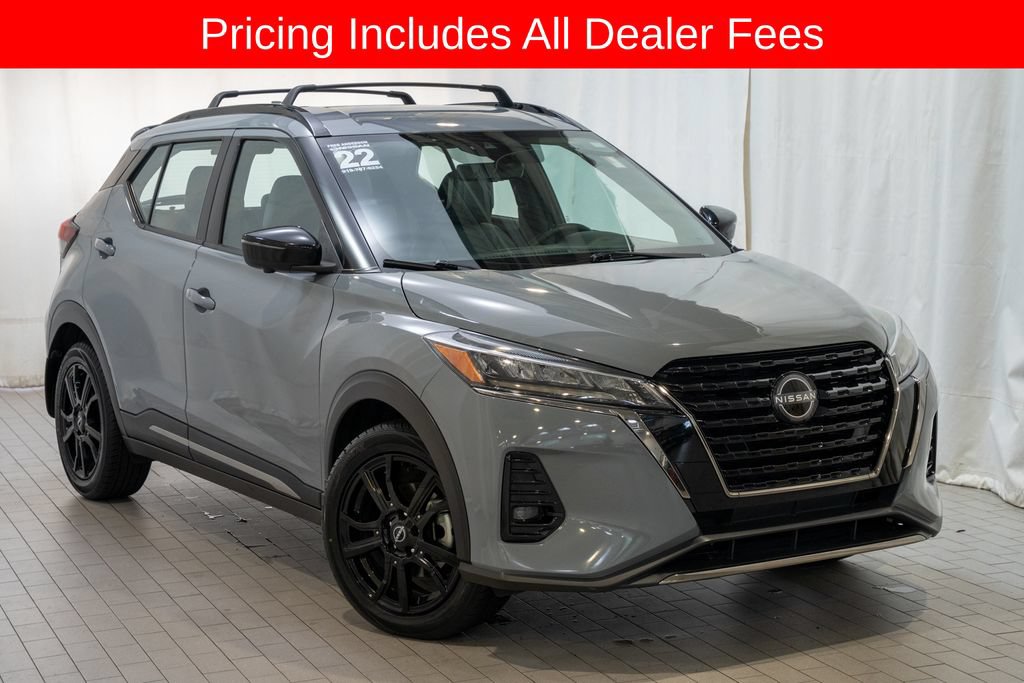 Used 2022 Nissan Kicks SR w/ Premium Package FWD image 1