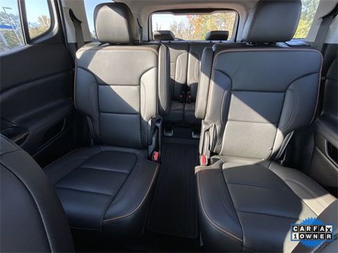 Used 2023 GMC Acadia AT4 w/ Technology Package image 18