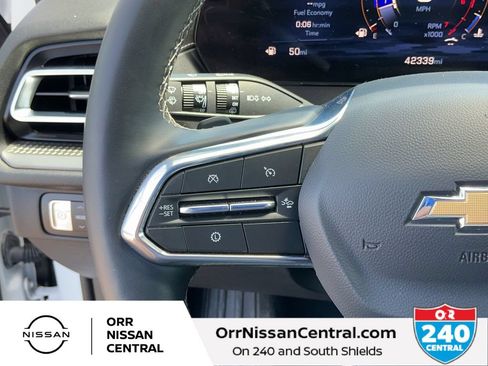Used 2025 Chevrolet Traverse LT FWD image 20