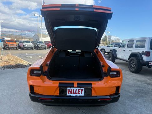 New 2025 Dodge Charger R/T w/ Sun & Sound Package image 31