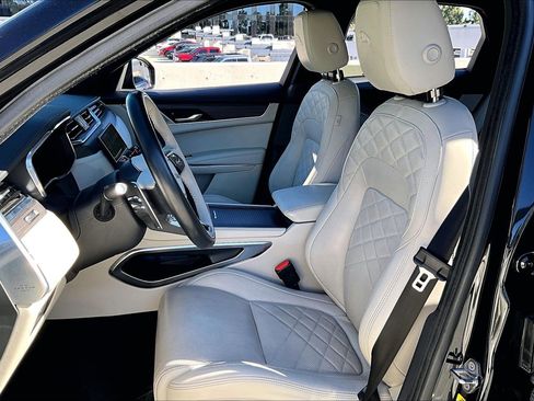 Used 2023 Jaguar F-PACE S image 19