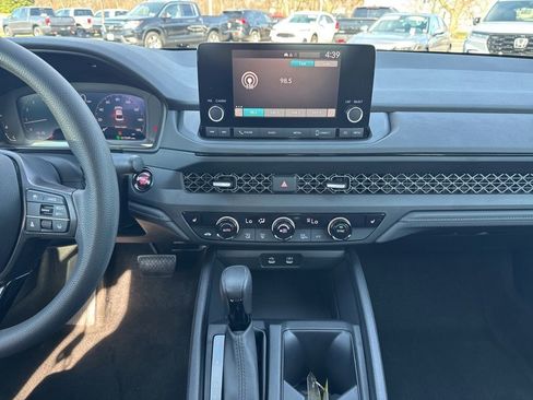 Certified 2023 Honda Accord EX image 22