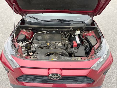 Used 2021 Toyota RAV4 LE image 27