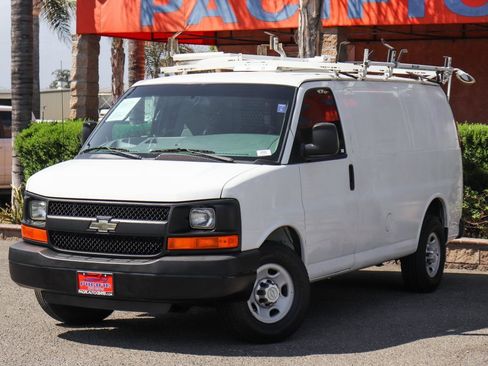 Used 2014 Chevrolet Express 2500 image 4