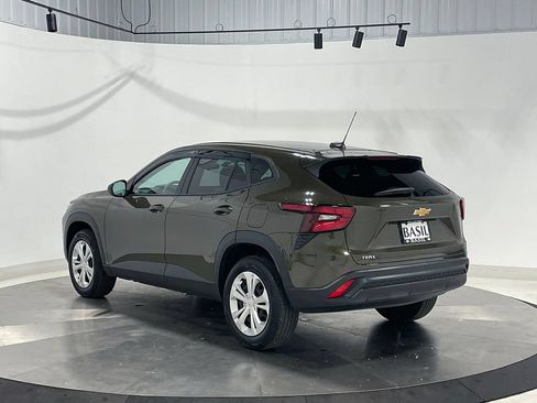 Used 2024 Chevrolet Trax LS FWD image 13