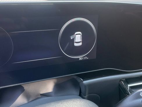 Used 2023 Kia Niro Wind w/ Wind Preserve Package FWD image 1