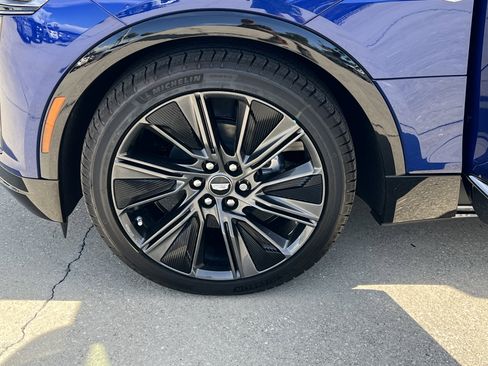 New 2025 Cadillac Lyriq Sport RWD image 37