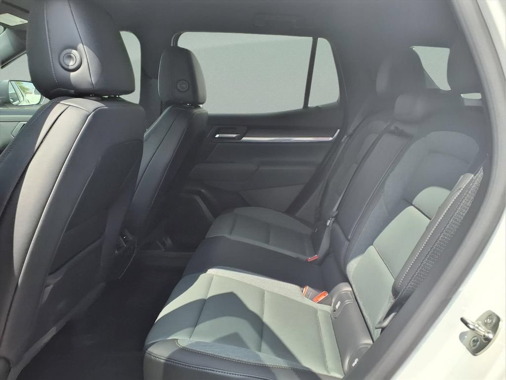 New 2026 GMC Terrain AT4 w/ LPO, Black Badging Package AWD/4WD image 24