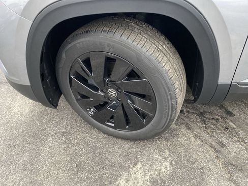 New 2025 Volkswagen Atlas Cross Sport SE image 34