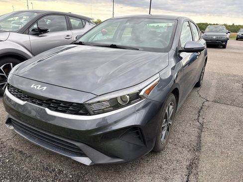 Certified 2022 Kia Forte LXS w/ LXS Technology Package FWD image 6