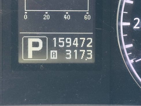 Used 2011 INFINITI G25 Journey w/ Moonroof Pkg image 16