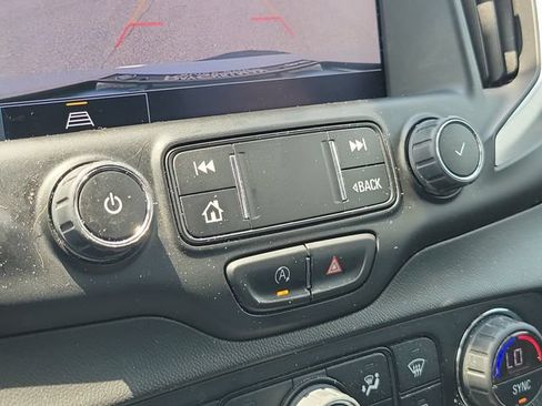 Used 2022 GMC Terrain SLE w/ Driver Convenience Package FWD image 29