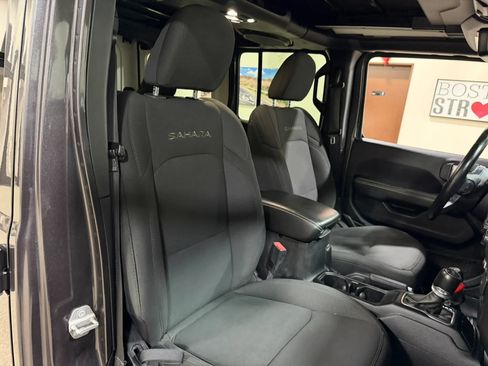 Used 2020 Jeep Wrangler Unlimited Sahara w/ Uconnect 4C Nav & Sound Group AWD/4WD image 40