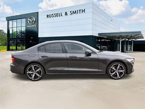 Used 2023 Volvo S60 B5 Ultimate image 4