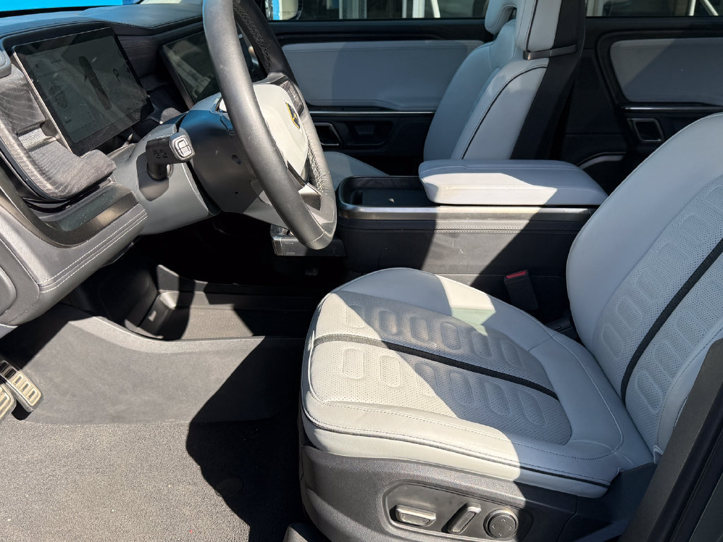 Used 2023 Rivian R1S Launch Edition Quad AWD/4WD image 3