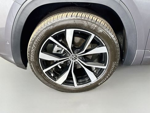 Used 2025 Volkswagen Atlas Cross Sport SEL Premium R-Line AWD/4WD image 38