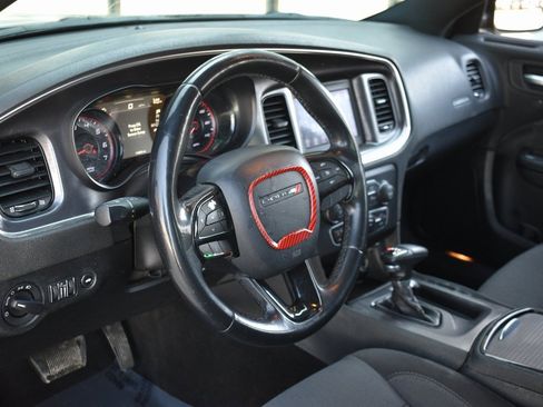 Used 2018 Dodge Charger SXT w/ Blacktop Package image 12