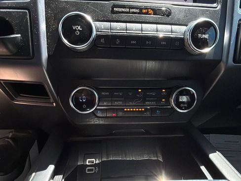 Used 2019 Ford Expedition Max Platinum image 13