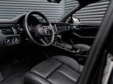 Certified 2022 Porsche Macan image 4