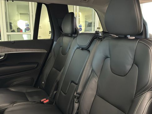 Used 2022 Volvo XC90 T8 Inscription image 26