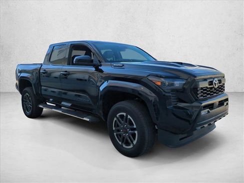 Used 2025 Toyota Tacoma TRD Sport image 3