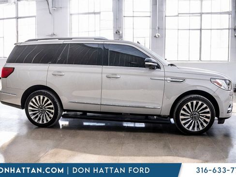 Used 2020 Lincoln Navigator Reserve w/ Luxury Package image 37