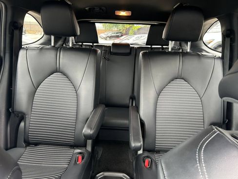 Used 2025 Toyota Highlander XSE AWD/4WD image 34