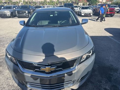 Used 2017 Chevrolet Impala Premier w/ Enhanced Convenience Package image 3