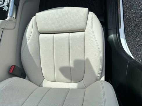 Certified 2021 Mercedes-Benz GLB 250 4MATIC image 36