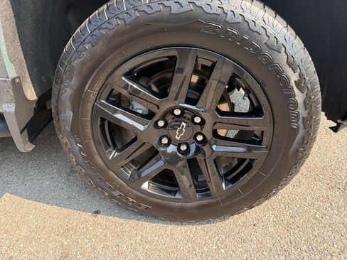 Used 2025 Chevrolet Silverado 1500 LT Trail Boss w/ LT Trail Boss Premium Package AWD/4WD image 5