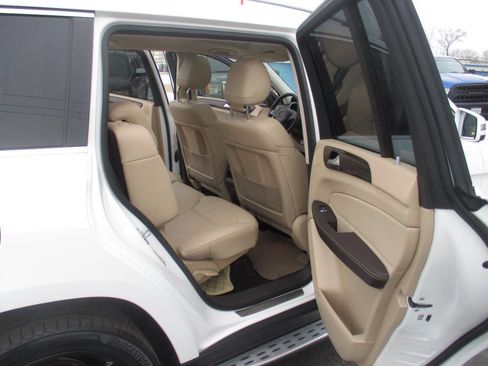 Used 2017 Mercedes-Benz GLS 450 4MATIC image 27