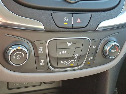 Used 2024 Chevrolet Equinox LS image 16